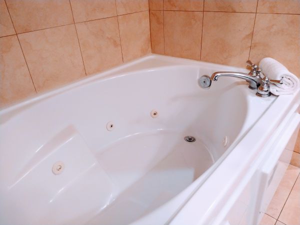 Acrylic Tub Installation in Frankfort