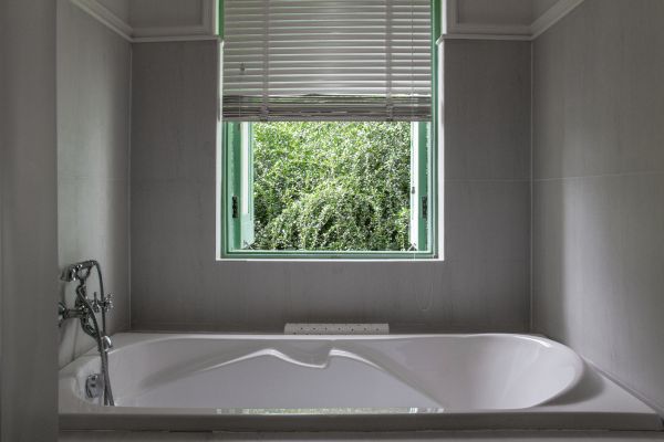 Fiberglass Tub Installation in Frankfort
